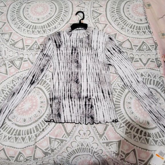 Marble Top - Picture 2 of 4